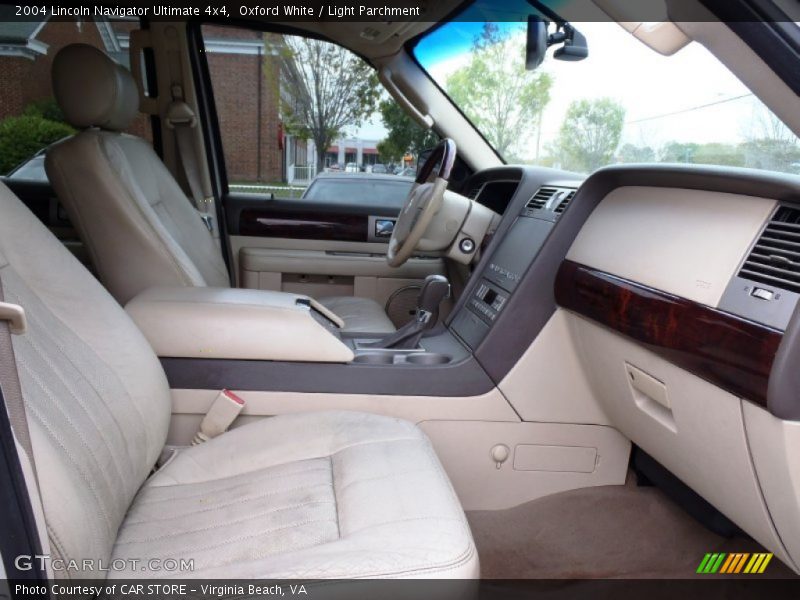 Oxford White / Light Parchment 2004 Lincoln Navigator Ultimate 4x4