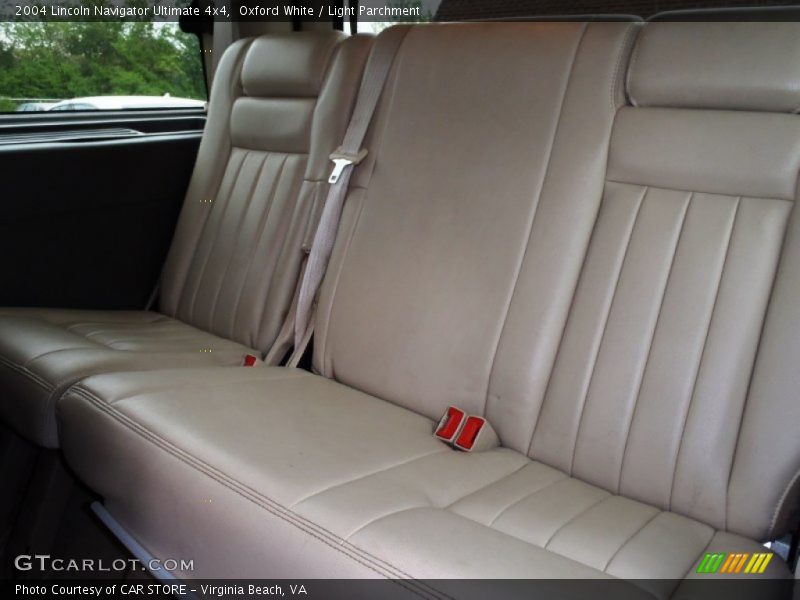 Oxford White / Light Parchment 2004 Lincoln Navigator Ultimate 4x4