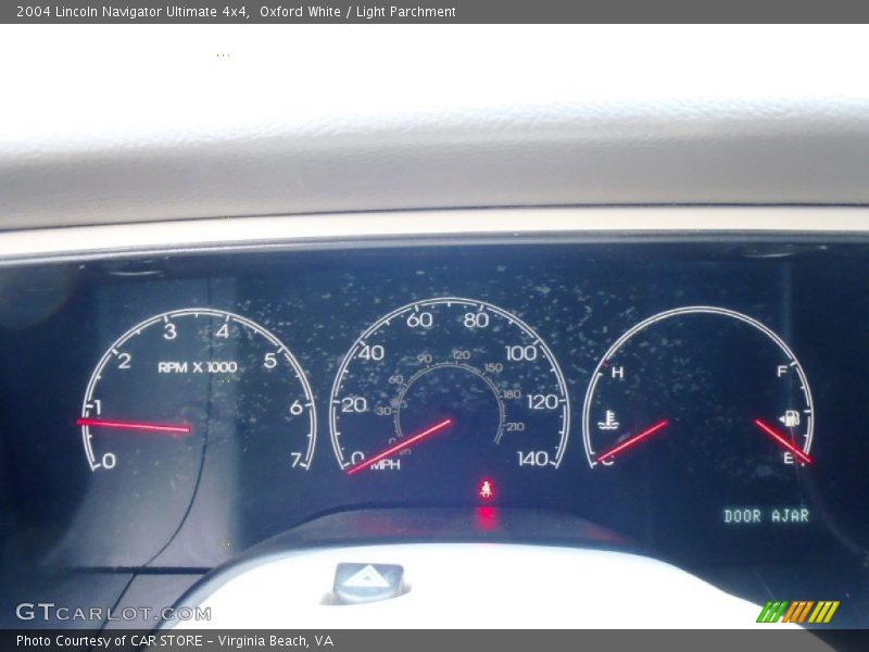 Oxford White / Light Parchment 2004 Lincoln Navigator Ultimate 4x4