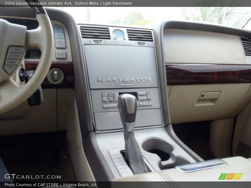 Oxford White / Light Parchment 2004 Lincoln Navigator Ultimate 4x4