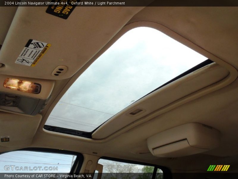 Oxford White / Light Parchment 2004 Lincoln Navigator Ultimate 4x4