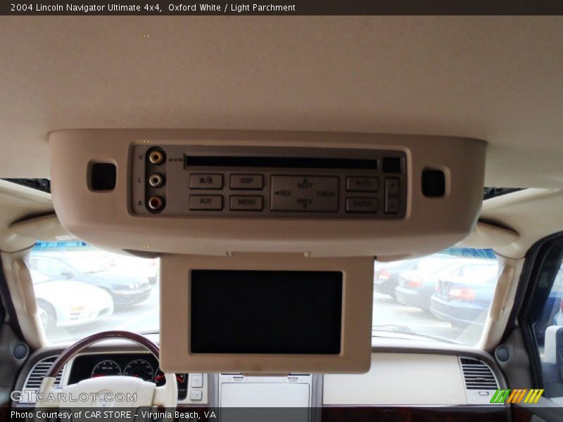 Oxford White / Light Parchment 2004 Lincoln Navigator Ultimate 4x4