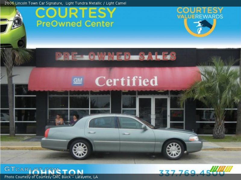 Light Tundra Metallic / Light Camel 2006 Lincoln Town Car Signature