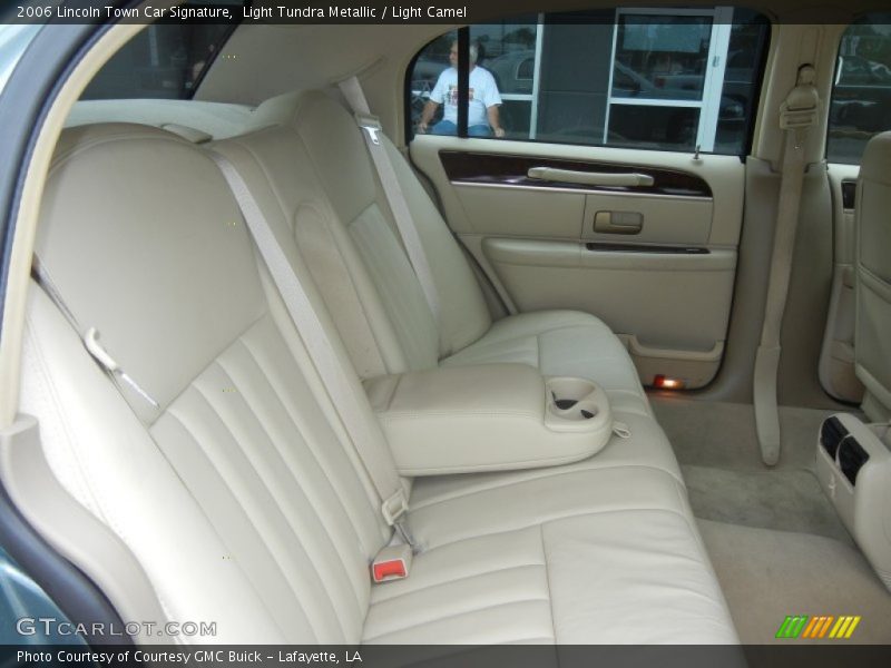 Light Tundra Metallic / Light Camel 2006 Lincoln Town Car Signature
