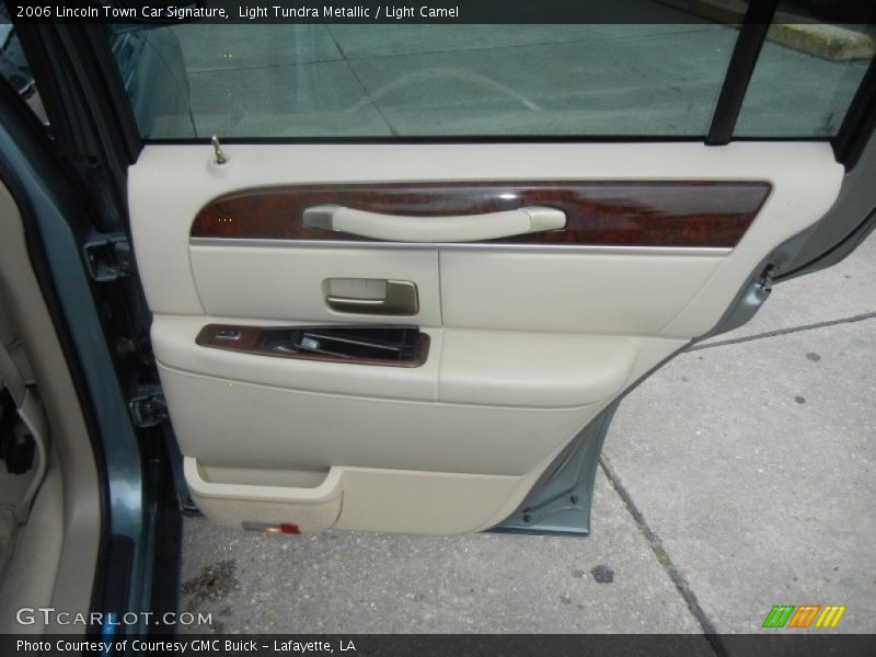 Light Tundra Metallic / Light Camel 2006 Lincoln Town Car Signature