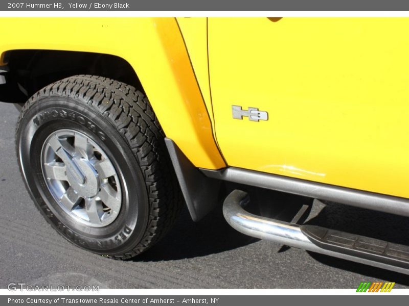 Yellow / Ebony Black 2007 Hummer H3
