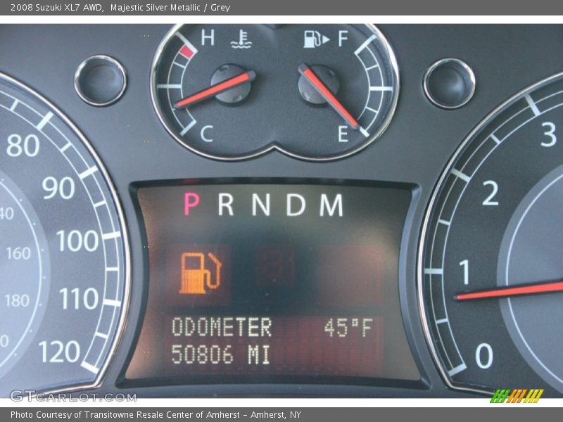 Majestic Silver Metallic / Grey 2008 Suzuki XL7 AWD