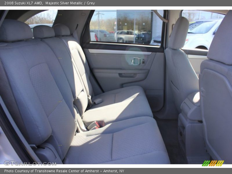 Majestic Silver Metallic / Grey 2008 Suzuki XL7 AWD