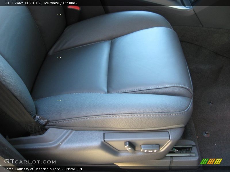 Front Seat of 2013 XC90 3.2