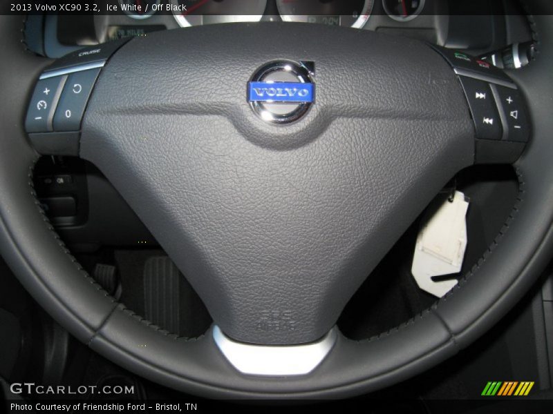 Ice White / Off Black 2013 Volvo XC90 3.2