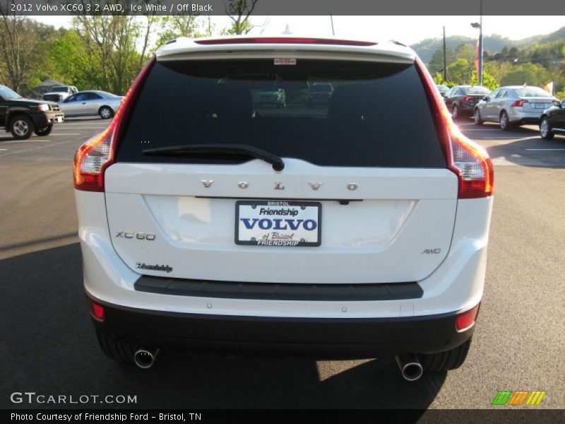 Ice White / Off Black 2012 Volvo XC60 3.2 AWD