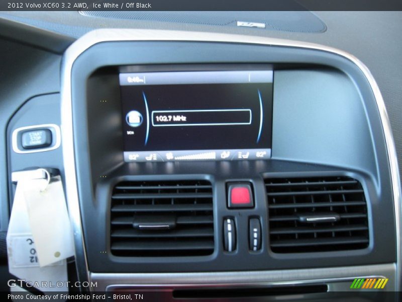Ice White / Off Black 2012 Volvo XC60 3.2 AWD