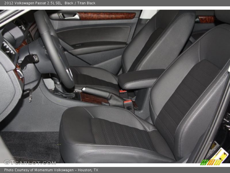 Black / Titan Black 2012 Volkswagen Passat 2.5L SEL
