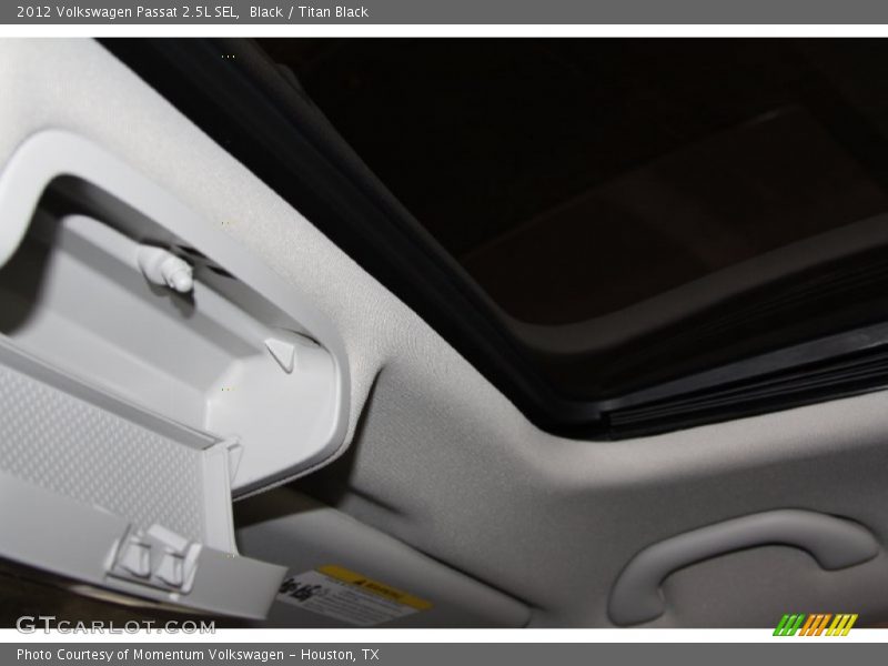 Black / Titan Black 2012 Volkswagen Passat 2.5L SEL