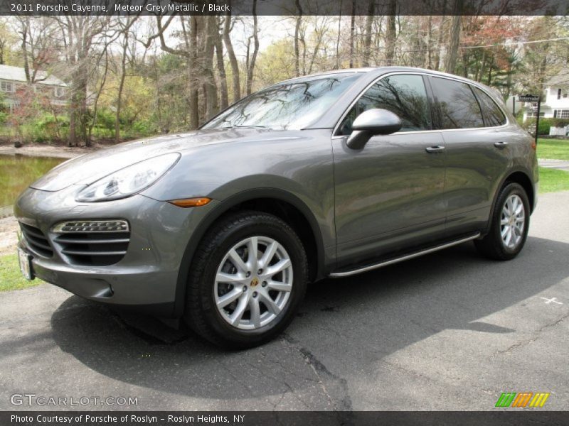 Meteor Grey Metallic / Black 2011 Porsche Cayenne