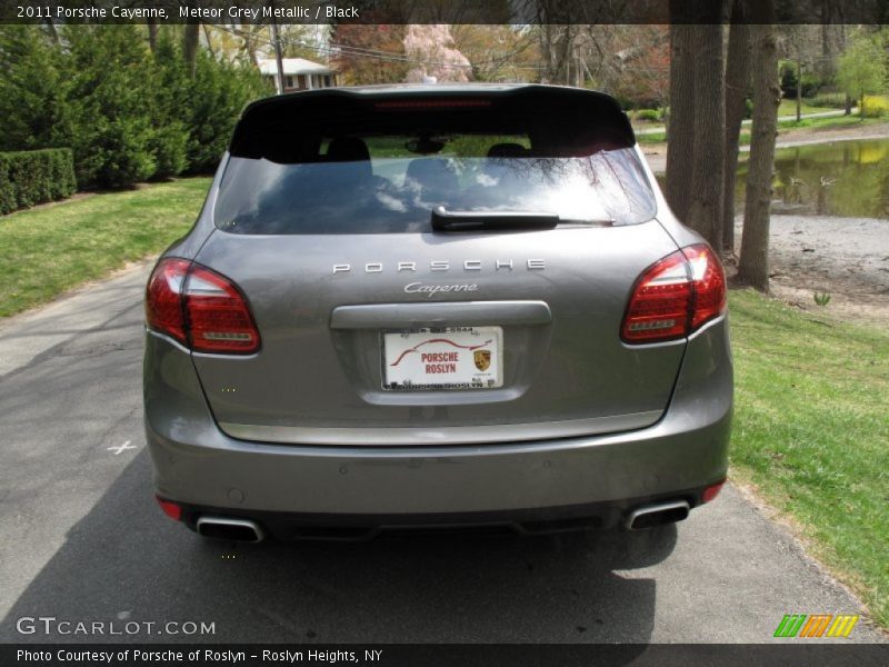 Meteor Grey Metallic / Black 2011 Porsche Cayenne