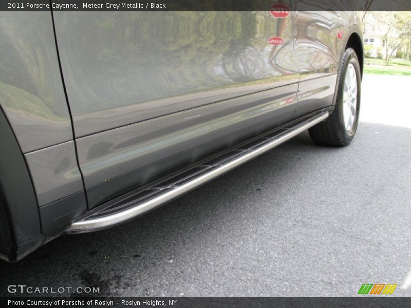Meteor Grey Metallic / Black 2011 Porsche Cayenne