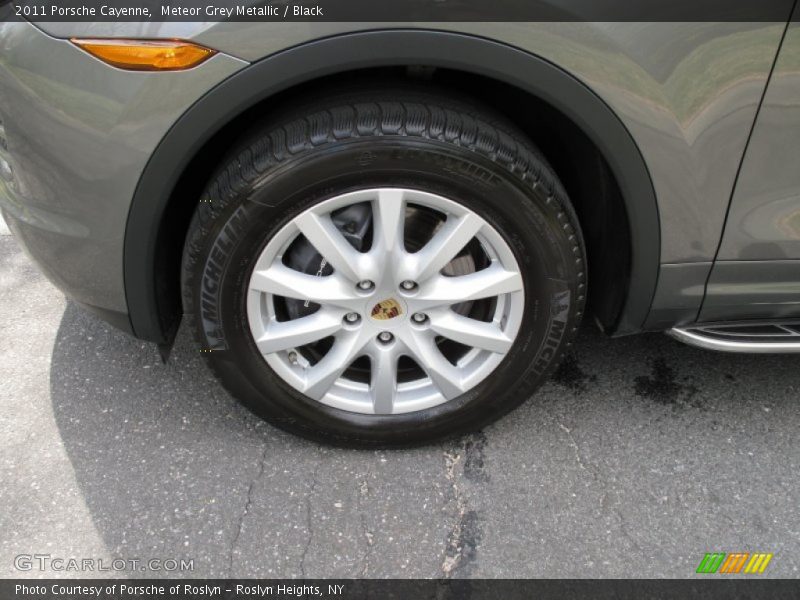 Meteor Grey Metallic / Black 2011 Porsche Cayenne