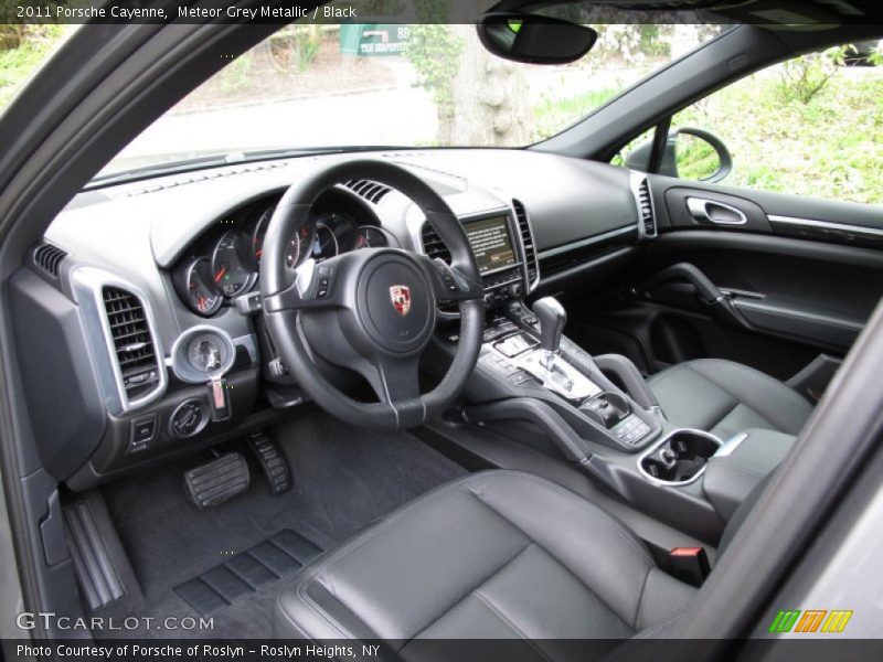 Meteor Grey Metallic / Black 2011 Porsche Cayenne