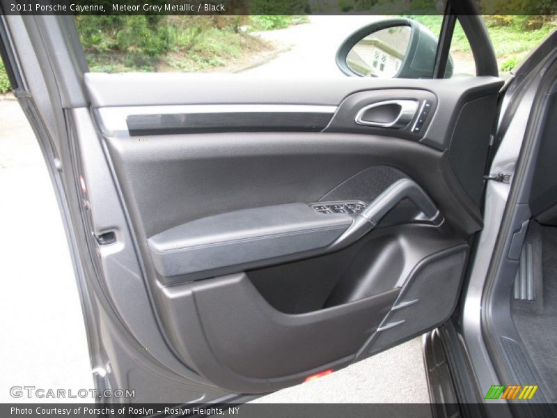 Meteor Grey Metallic / Black 2011 Porsche Cayenne