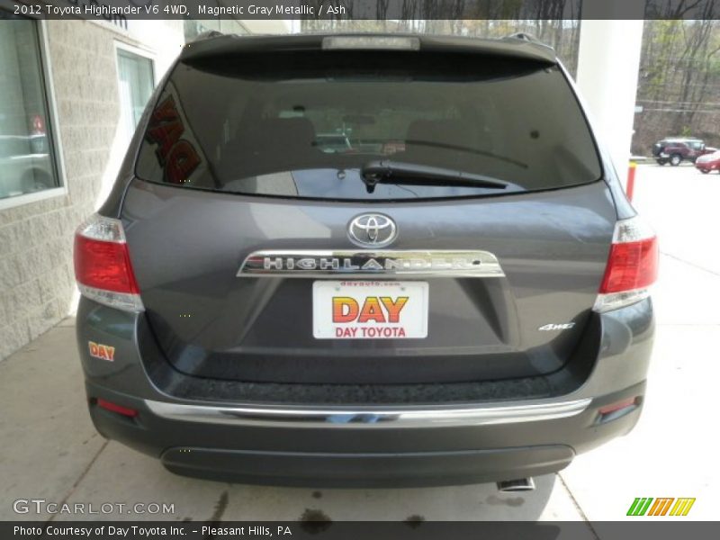 Magnetic Gray Metallic / Ash 2012 Toyota Highlander V6 4WD