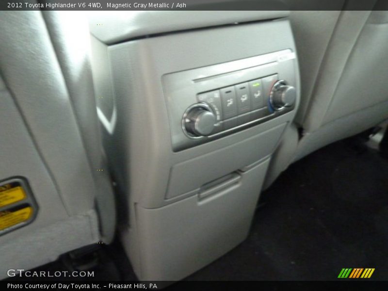 Magnetic Gray Metallic / Ash 2012 Toyota Highlander V6 4WD