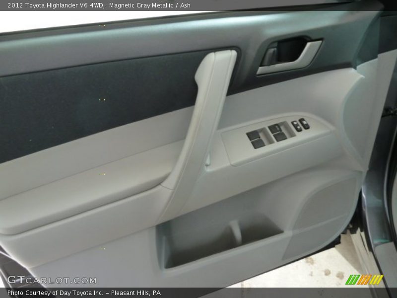 Magnetic Gray Metallic / Ash 2012 Toyota Highlander V6 4WD