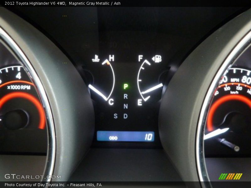 Magnetic Gray Metallic / Ash 2012 Toyota Highlander V6 4WD