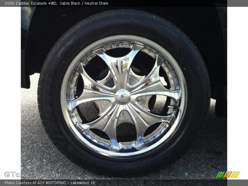 Custom Wheels of 2000 Escalade 4WD