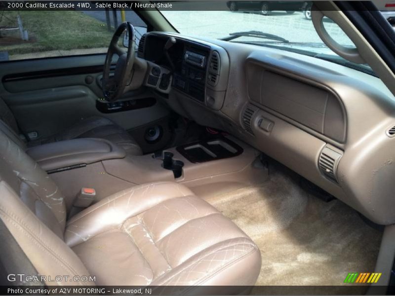 Sable Black / Neutral Shale 2000 Cadillac Escalade 4WD