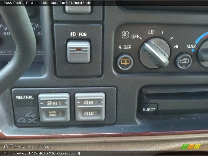 Sable Black / Neutral Shale 2000 Cadillac Escalade 4WD