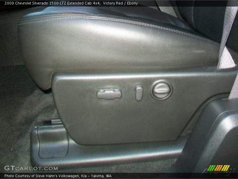 Victory Red / Ebony 2009 Chevrolet Silverado 1500 LTZ Extended Cab 4x4