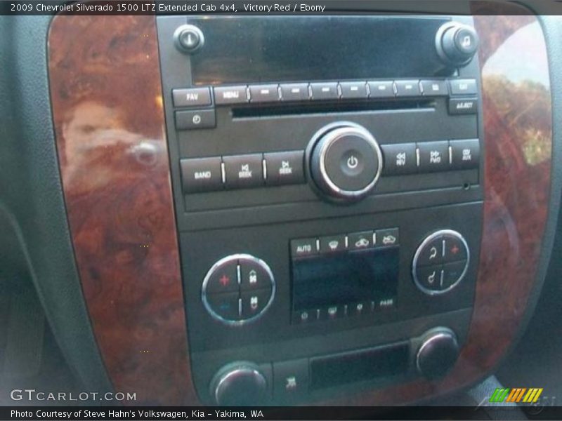 Victory Red / Ebony 2009 Chevrolet Silverado 1500 LTZ Extended Cab 4x4
