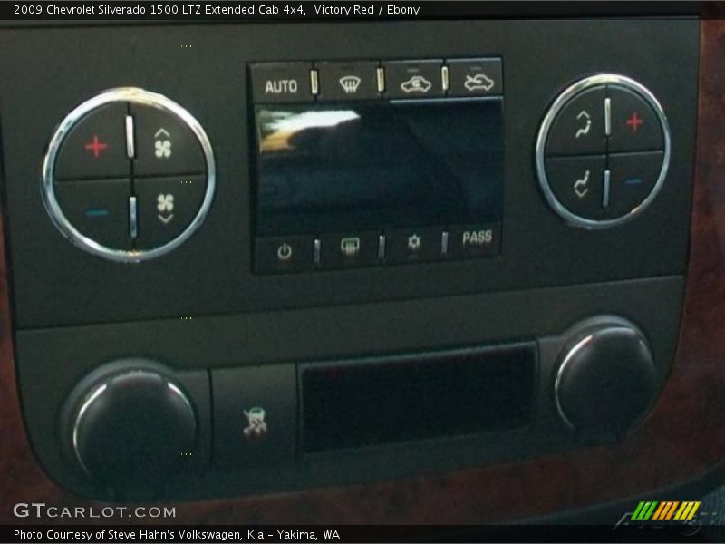 Victory Red / Ebony 2009 Chevrolet Silverado 1500 LTZ Extended Cab 4x4