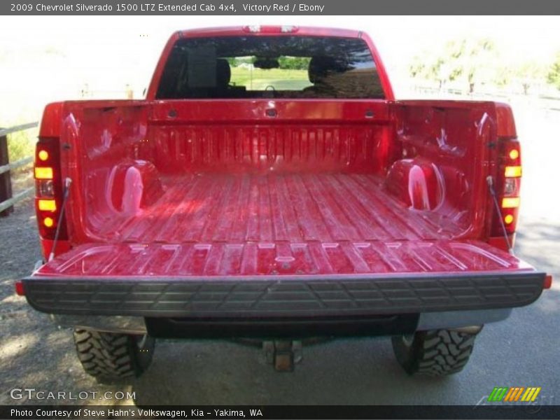Victory Red / Ebony 2009 Chevrolet Silverado 1500 LTZ Extended Cab 4x4