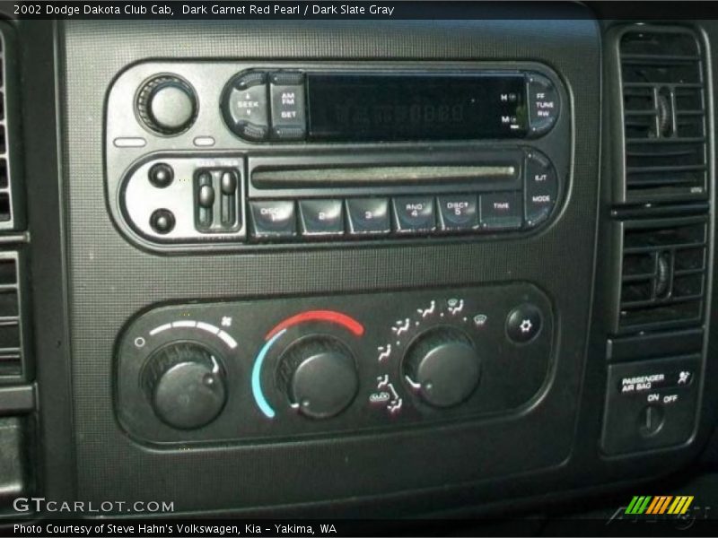 Dark Garnet Red Pearl / Dark Slate Gray 2002 Dodge Dakota Club Cab