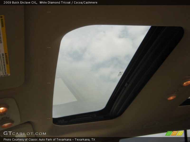 White Diamond Tricoat / Cocoa/Cashmere 2009 Buick Enclave CXL