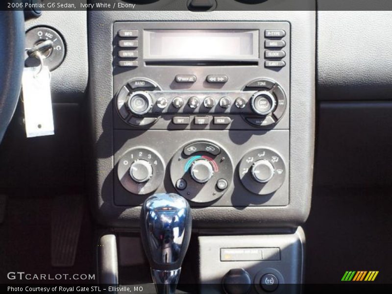 Ivory White / Ebony 2006 Pontiac G6 Sedan
