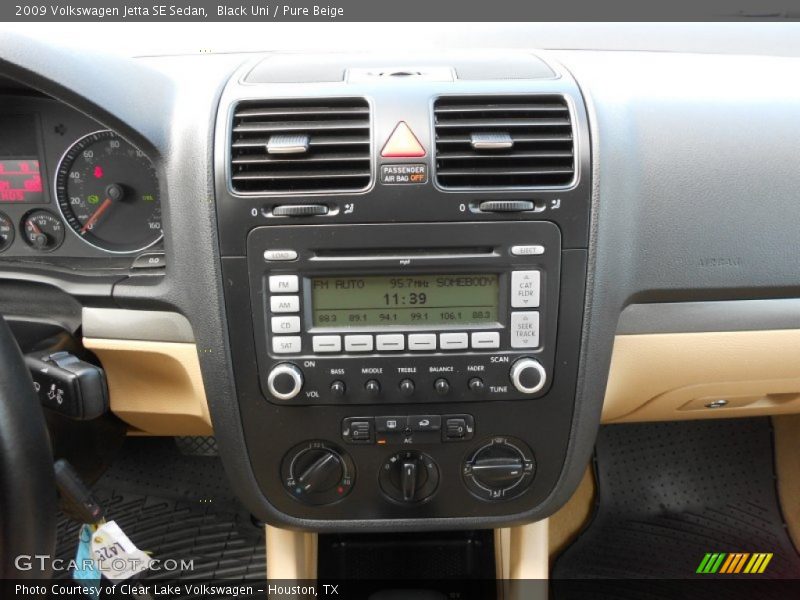 Black Uni / Pure Beige 2009 Volkswagen Jetta SE Sedan