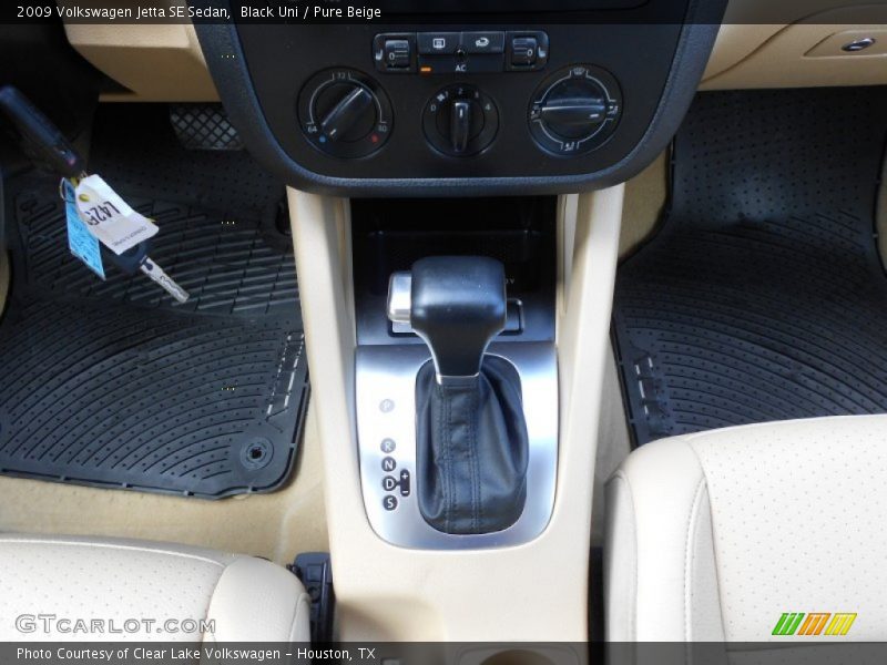 Black Uni / Pure Beige 2009 Volkswagen Jetta SE Sedan