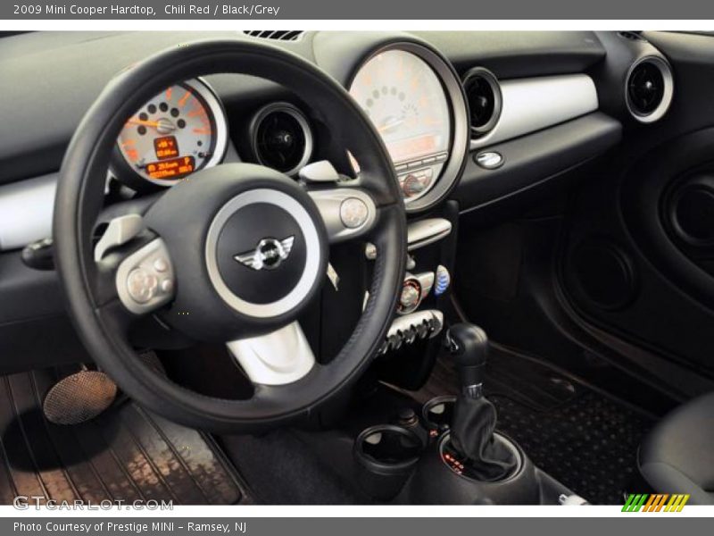 Chili Red / Black/Grey 2009 Mini Cooper Hardtop