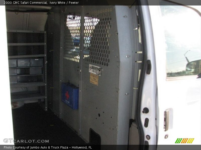 Ivory White / Pewter 2000 GMC Safari Commercial