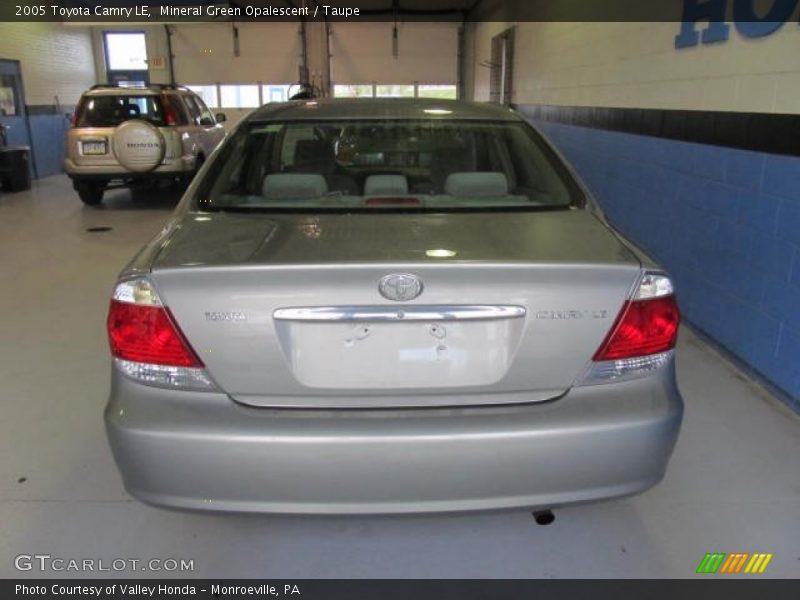 Mineral Green Opalescent / Taupe 2005 Toyota Camry LE