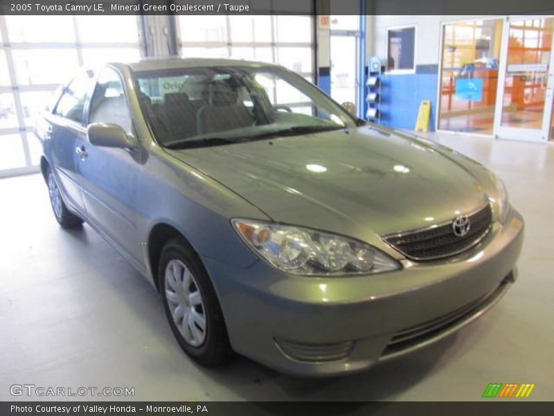 Mineral Green Opalescent / Taupe 2005 Toyota Camry LE