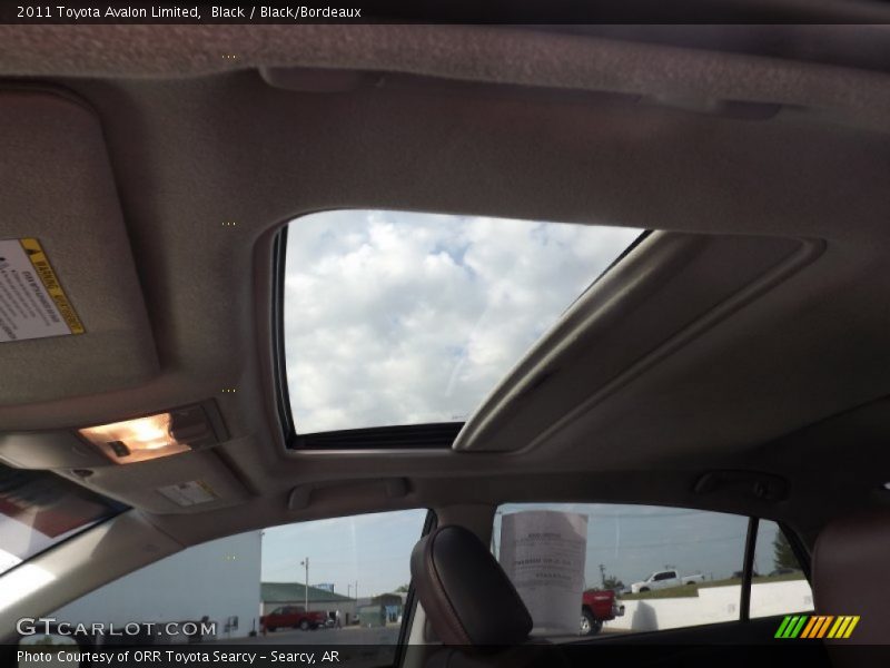 Black / Black/Bordeaux 2011 Toyota Avalon Limited