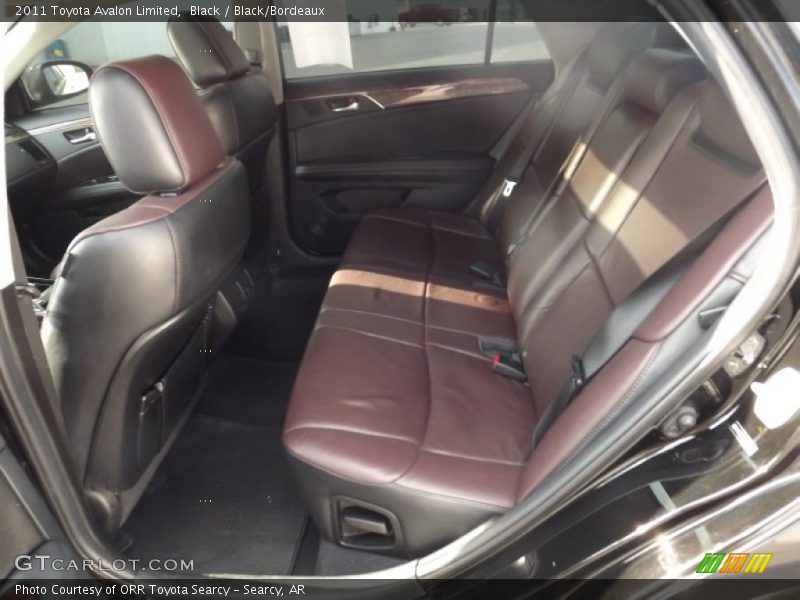 Black / Black/Bordeaux 2011 Toyota Avalon Limited