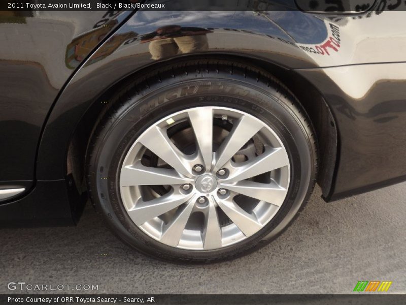 Black / Black/Bordeaux 2011 Toyota Avalon Limited