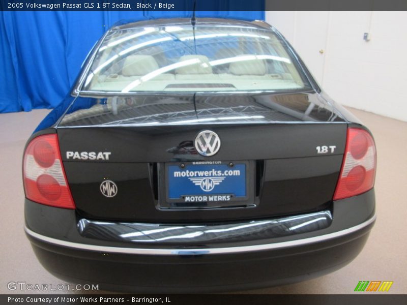 Black / Beige 2005 Volkswagen Passat GLS 1.8T Sedan