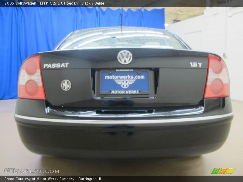 Black / Beige 2005 Volkswagen Passat GLS 1.8T Sedan