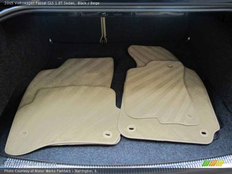 Black / Beige 2005 Volkswagen Passat GLS 1.8T Sedan